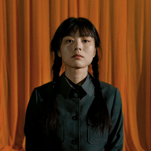 和亲妺洗澡忍不住c了她无码男男
